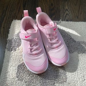 Nike girls pink sneakers